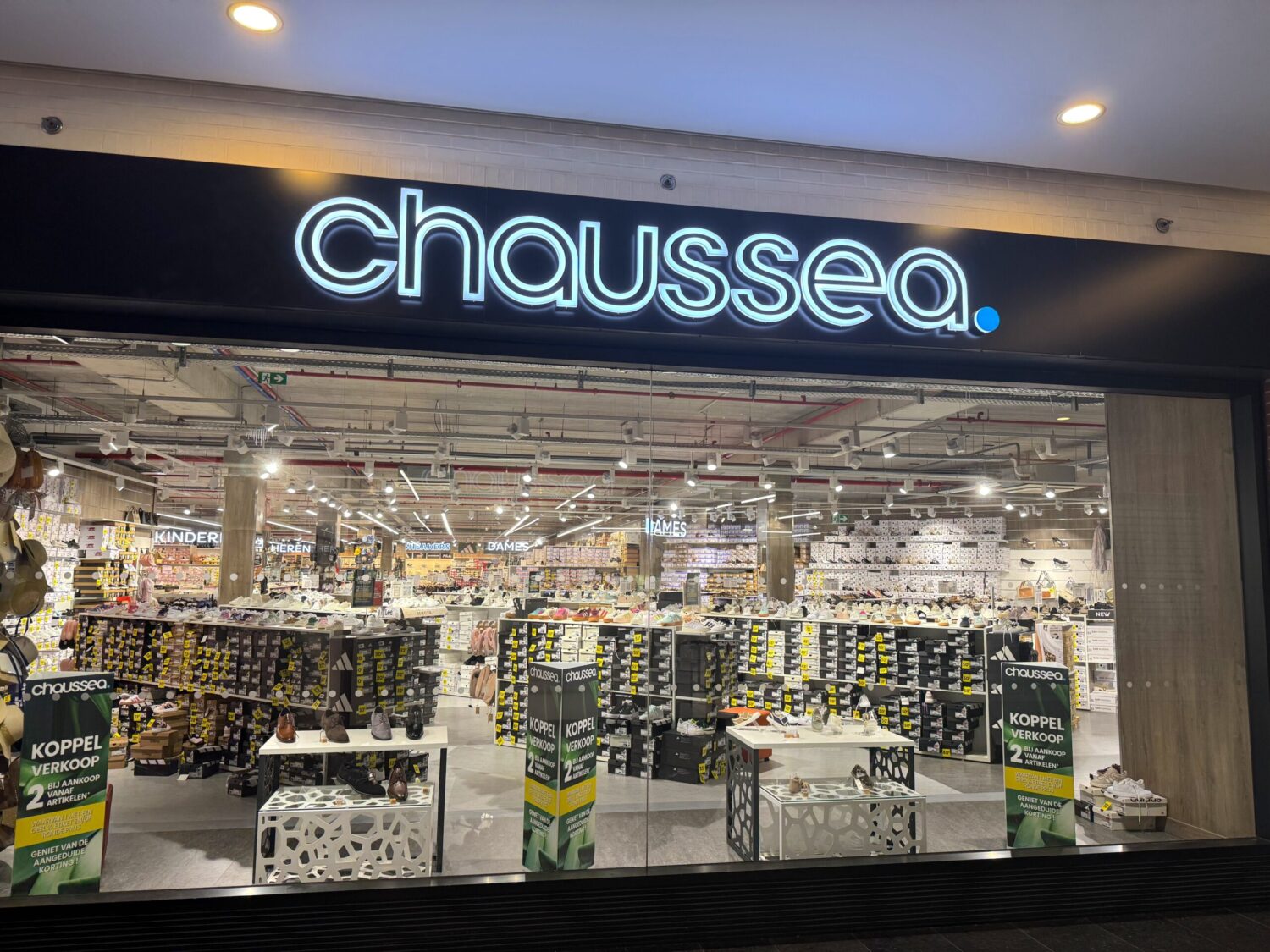 Schoenenwinkel Chaussea in Shopping Den Tir